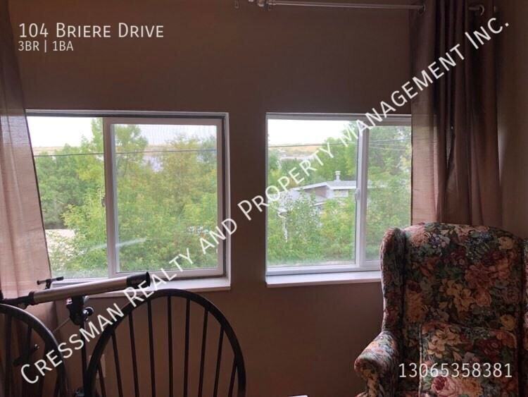 104 Briere Dr - Photo 2 of 17