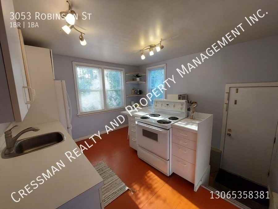 3053 Robinson St - Photo 5 of 10