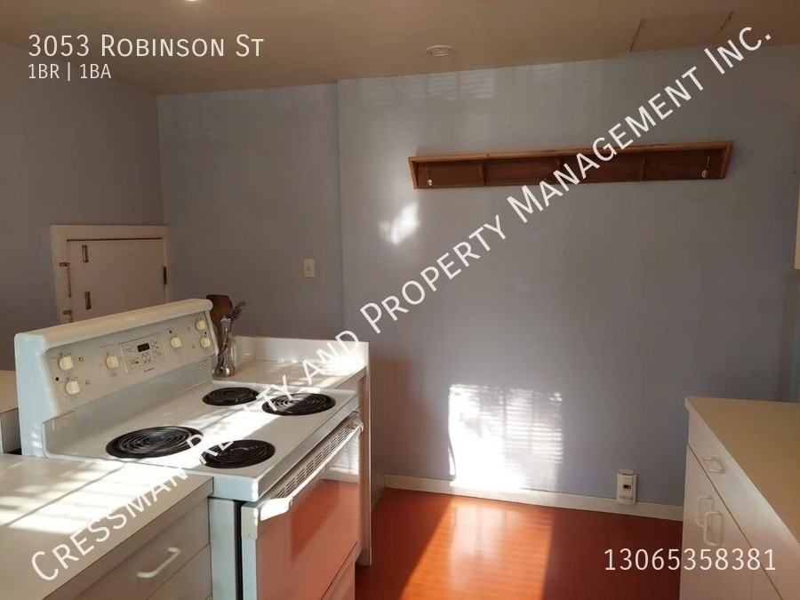 3053 Robinson St - Photo 6 of 10