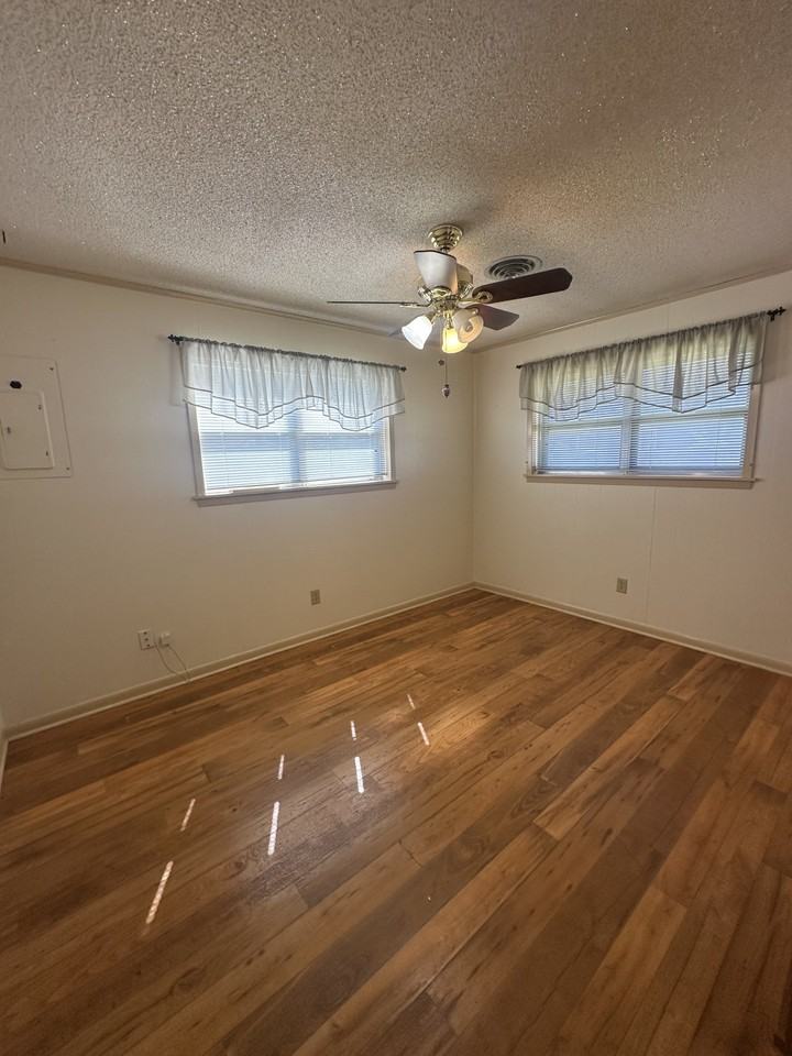 1204 E Stone St #1 - Photo 7 of 11
