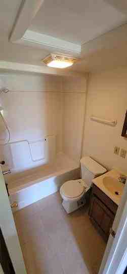 19 27th St Nw #1 - Photo 3 of 6