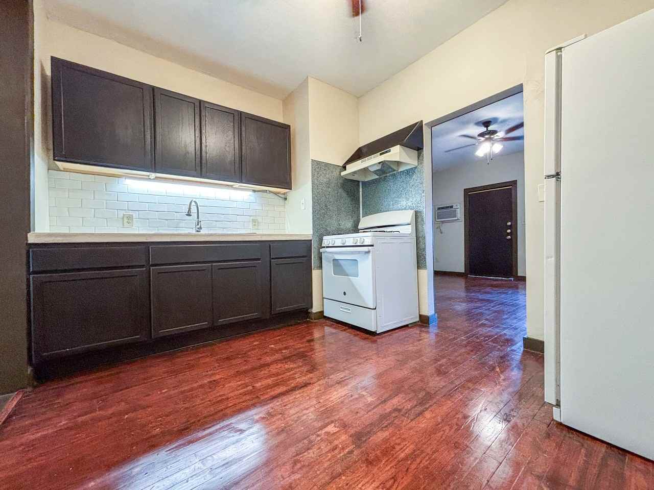 124 S Krueger Ave #1 - Photo 6 of 12