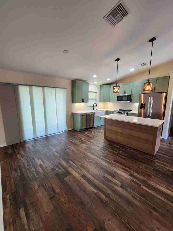620 Se 12th Ave #1 - Photo 4 of 36