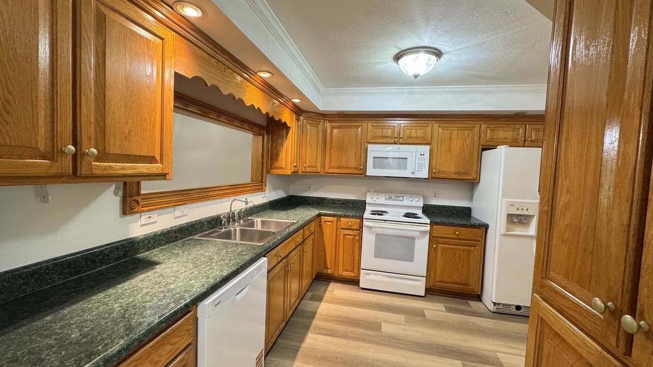 2520 Sullins Rd #1 - Photo 4 of 21
