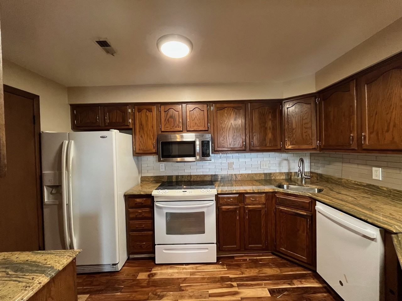7283 Beacon Hill Dr #7283 - Photo 5 of 24