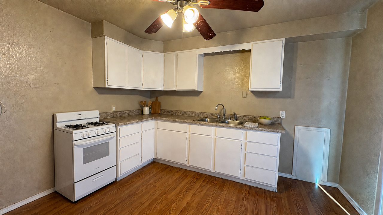 3932 Mallard Dr #1 - Photo 3 of 9
