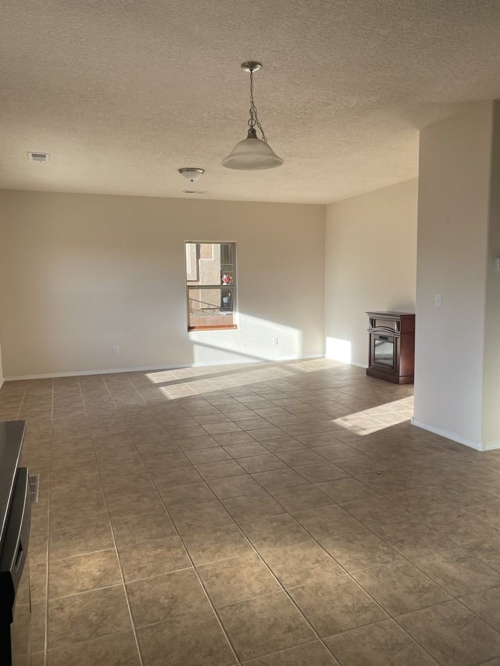 2230 Vista De Colinas Dr Se #1 - Photo 6 of 32