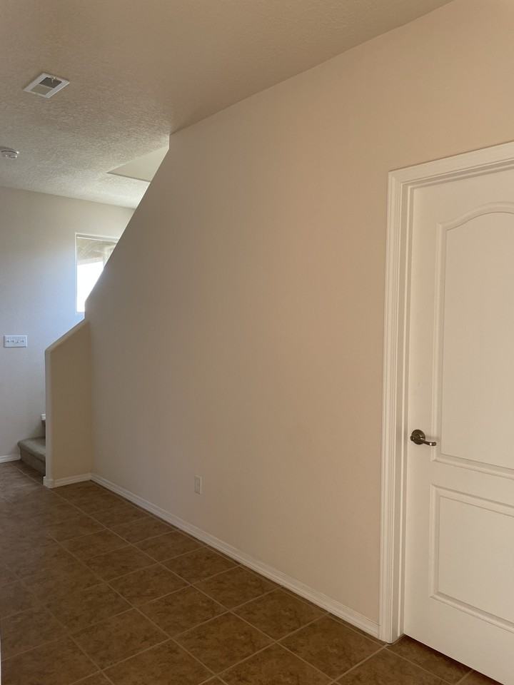 2230 Vista De Colinas Dr Se #1 - Photo 7 of 32