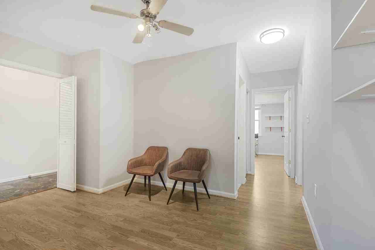 864 College Pkwy #201 - Photo 3 of 15