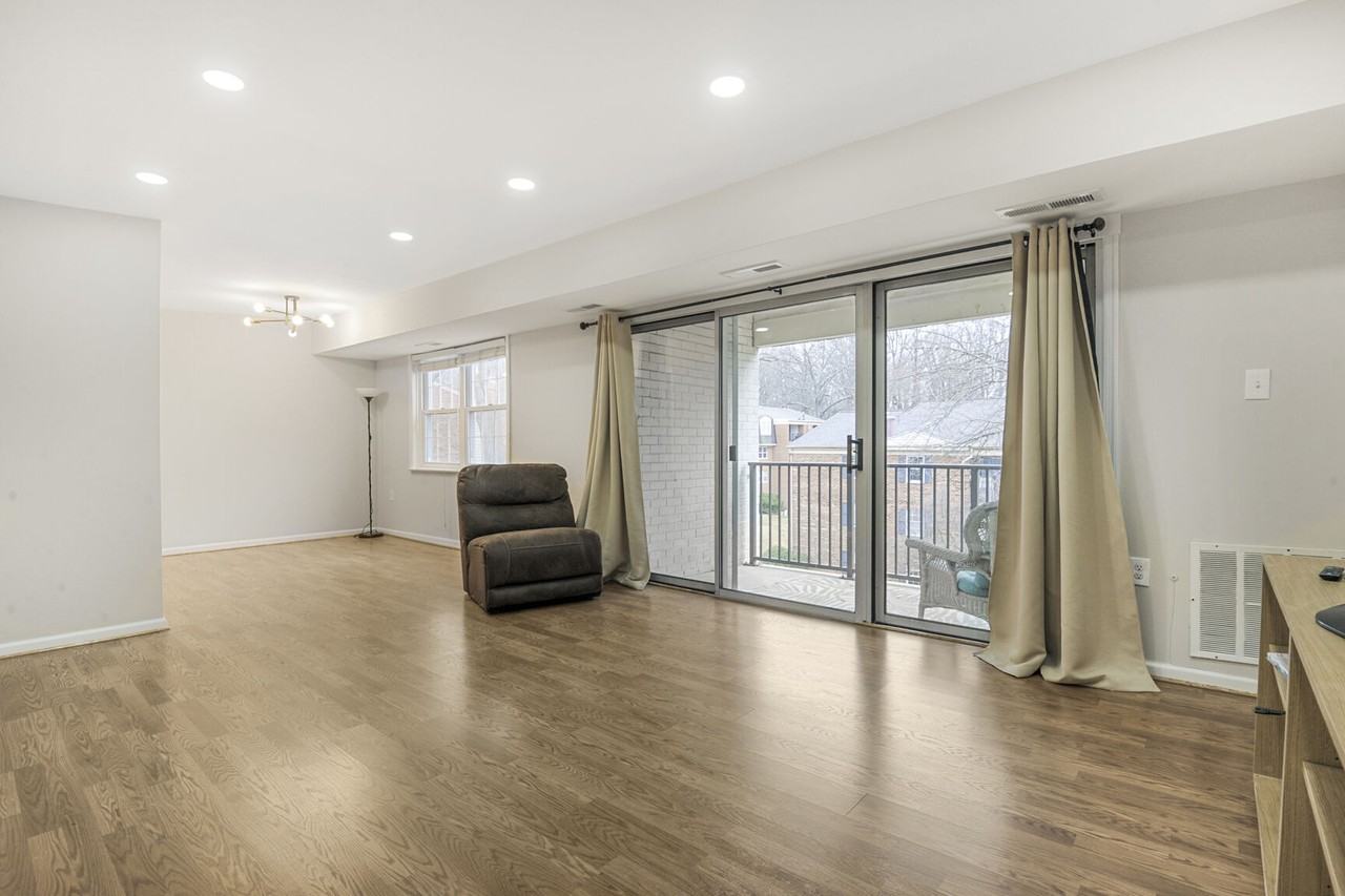 864 College Pkwy #201 - Photo 4 of 15