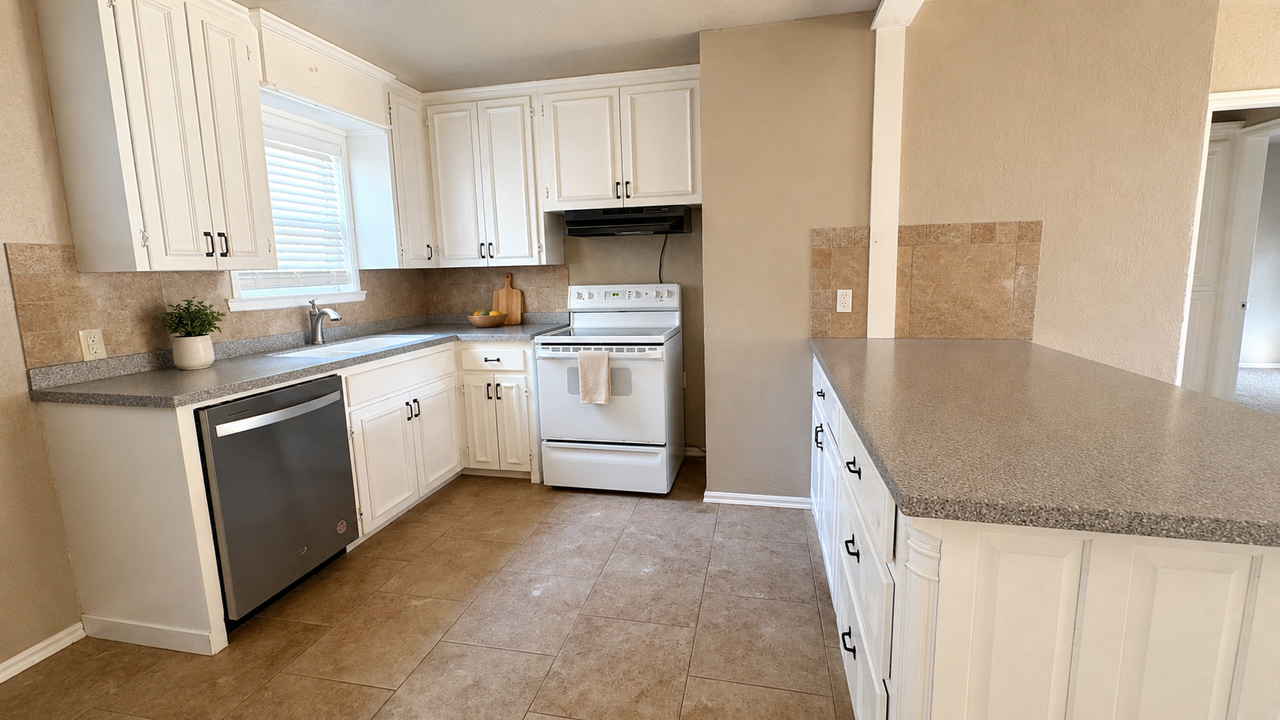 4009 Se 25th St #1 - Photo 3 of 12