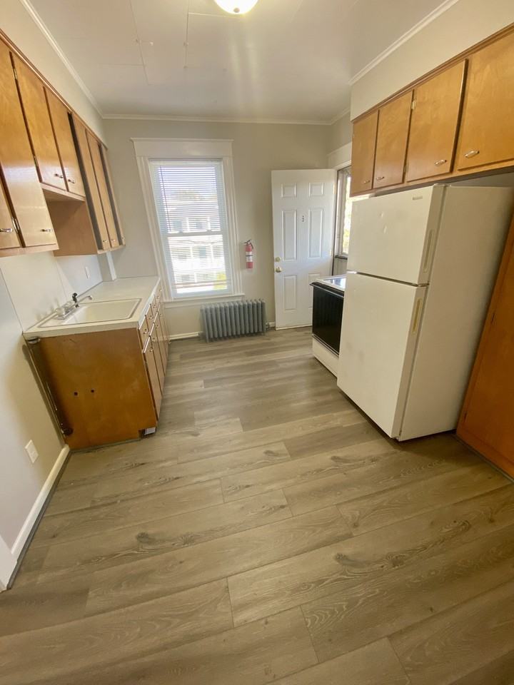 965 Lisbon St - Photo 2 of 8