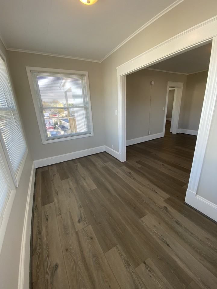 965 Lisbon St - Photo 4 of 8