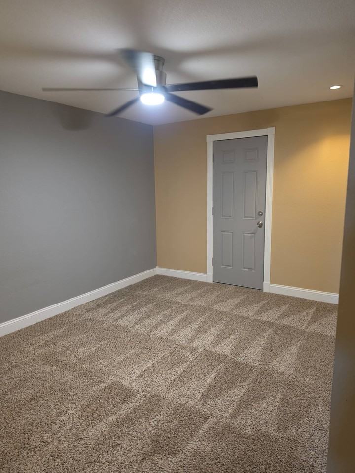 549 W Main St #2 - Photo 7 of 9