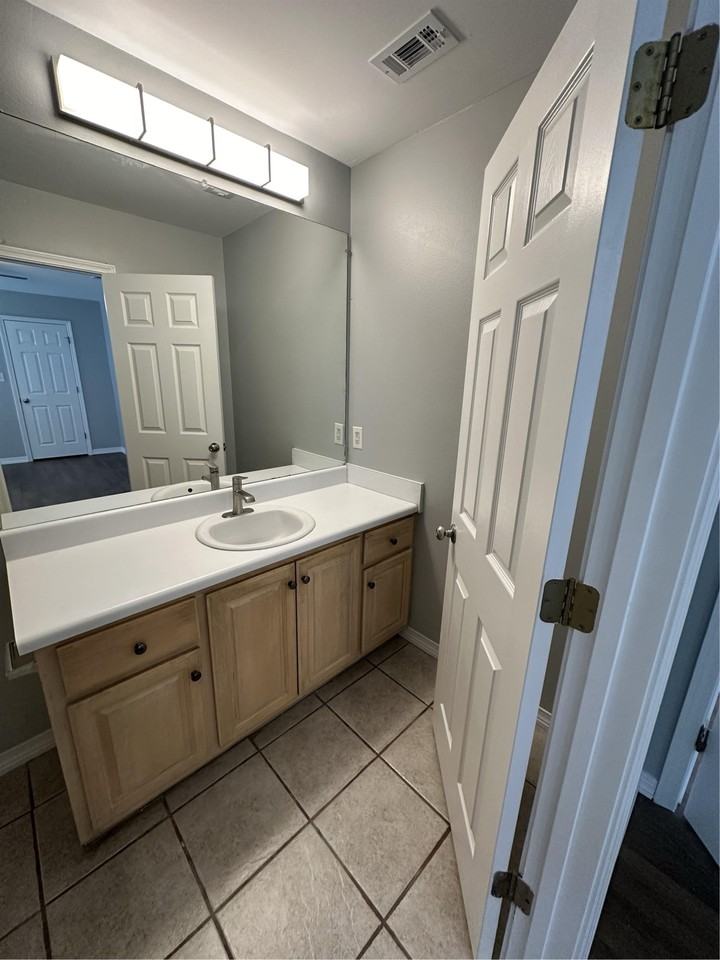 1780 Dawes Rd - Photo 5 of 10