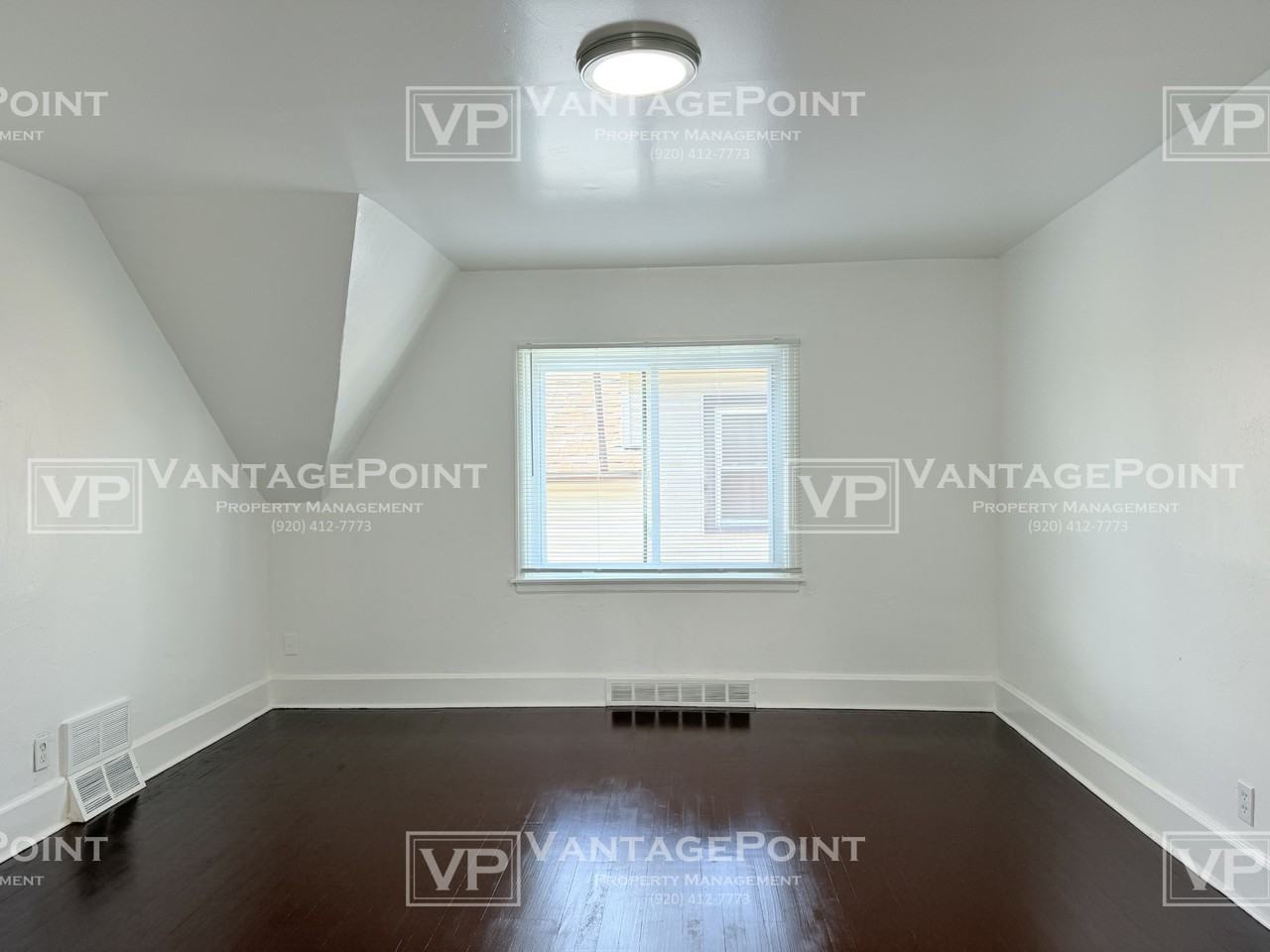1125 Harvey St Uppr - Photo 5 of 21
