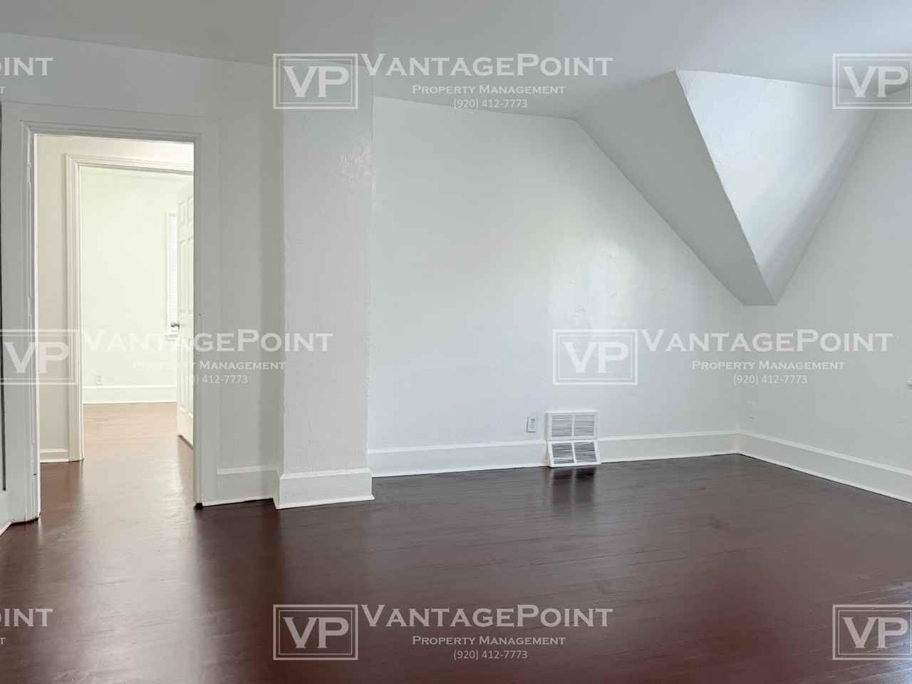 1125 Harvey St Uppr - Photo 6 of 21