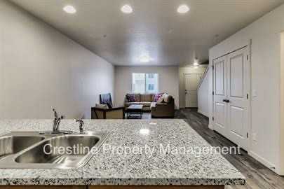 1029 E Iowa Ave #1 - Photo 4 of 10