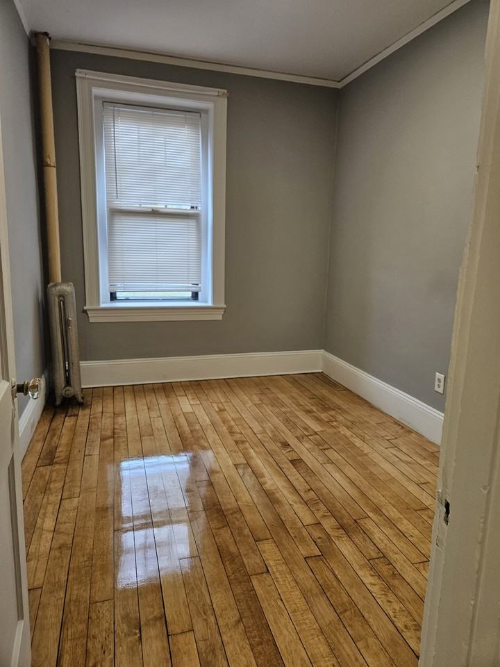 59 Brighton Ave #1ROOM1 - Photo 3 of 14