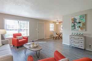 featured image of 1815 Greentree Blvd