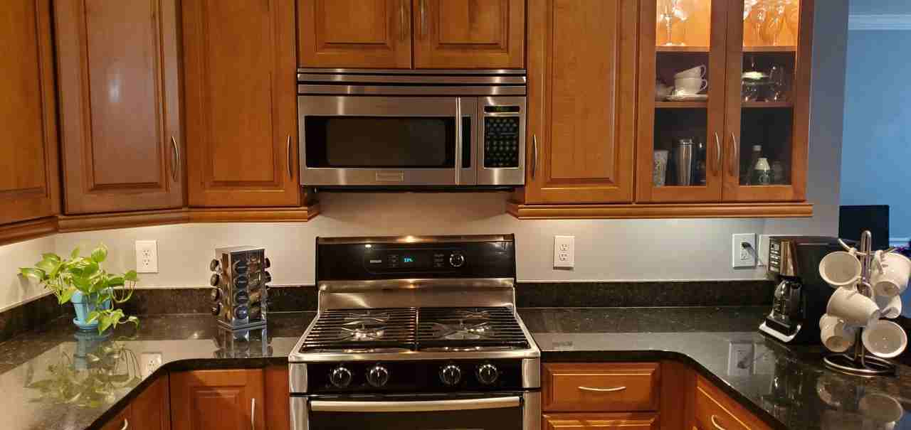 109 Meadowbrook Ct #1 - Photo 5 of 28