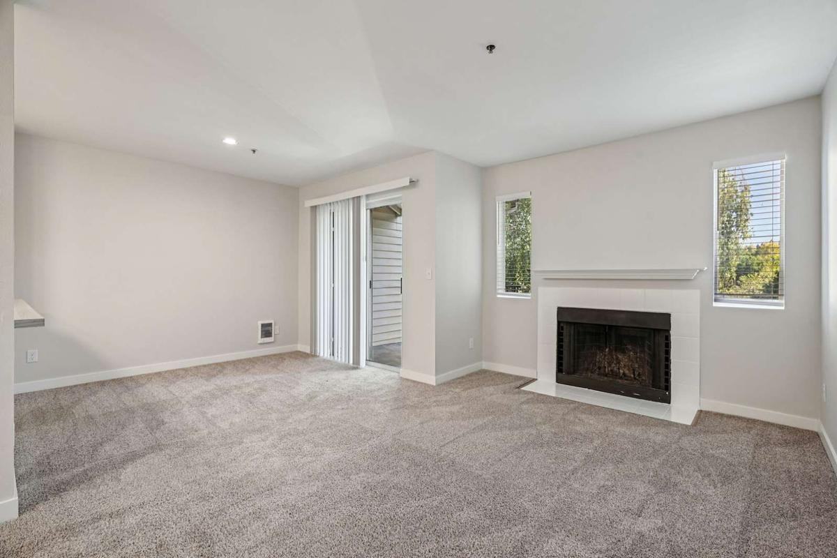 12200 Se Mcloughlin Blvd - Photo 3 of 45