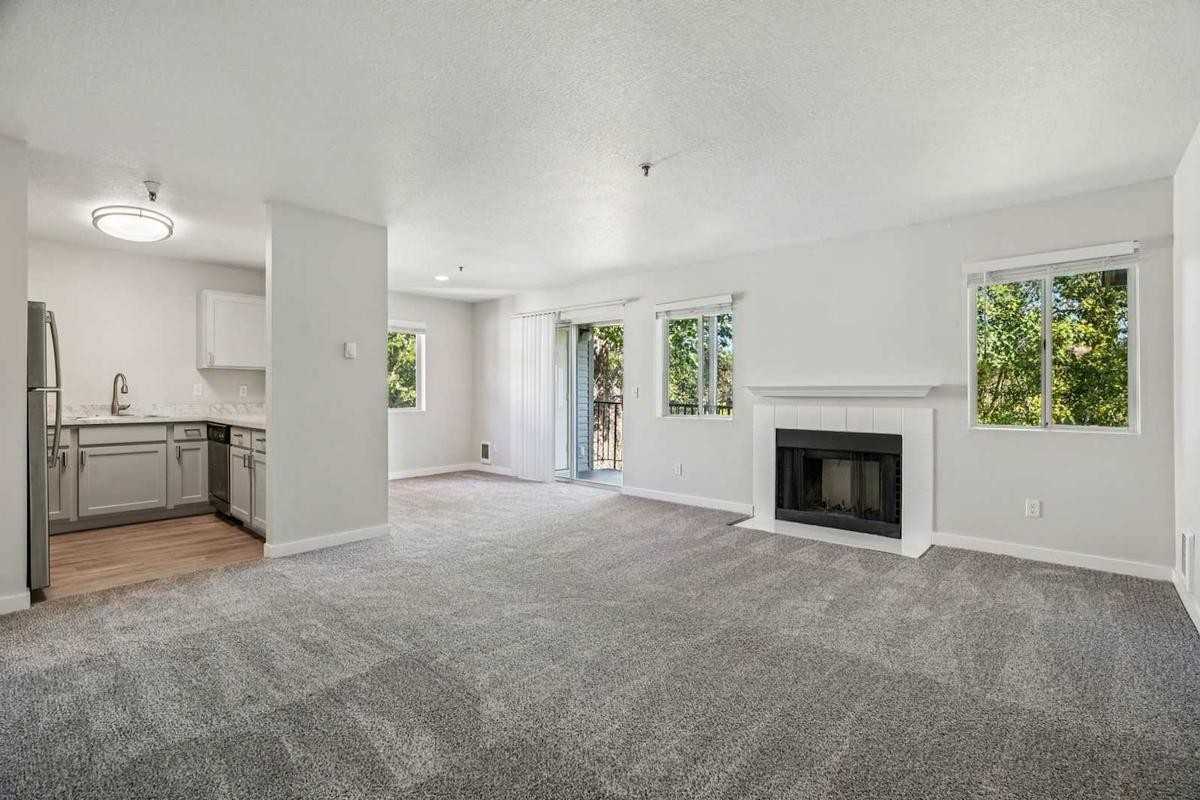 12200 Se Mcloughlin Blvd - Photo 7 of 45