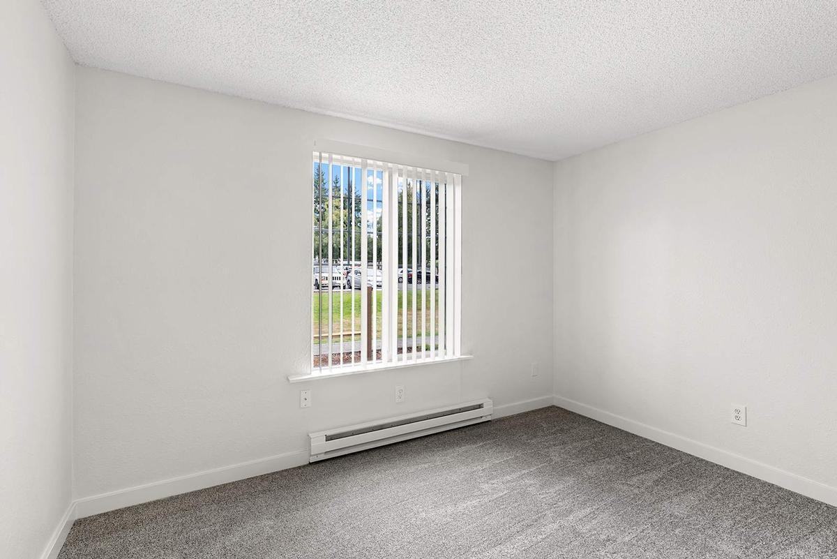 1916 Se Larch Ln - Photo 6 of 33