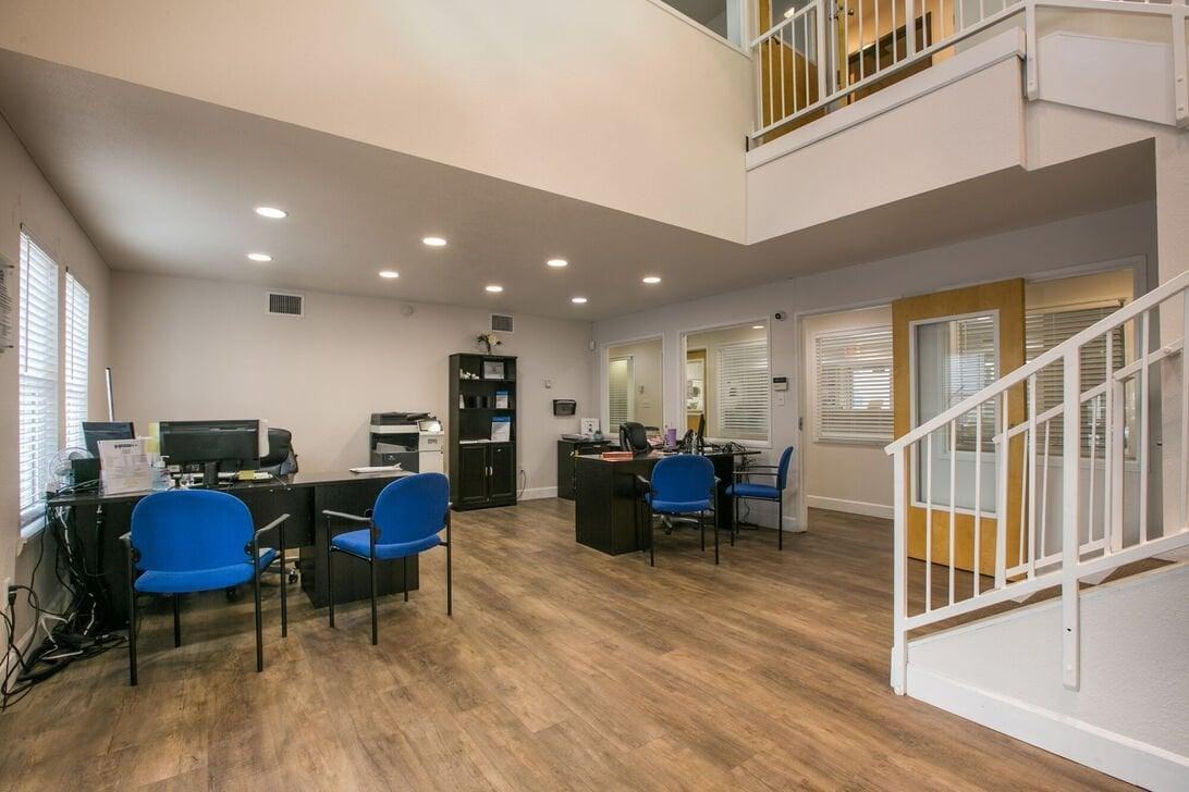 4401 Montgomery Blvd Ne - Photo 3 of 16