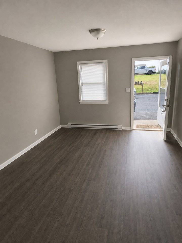 4755 HWY 89 E - 3 #3 - Photo 2 of 6