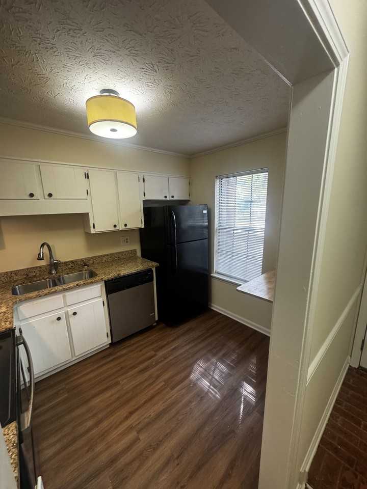 482 Huntington Rd #1 - Photo 7 of 24