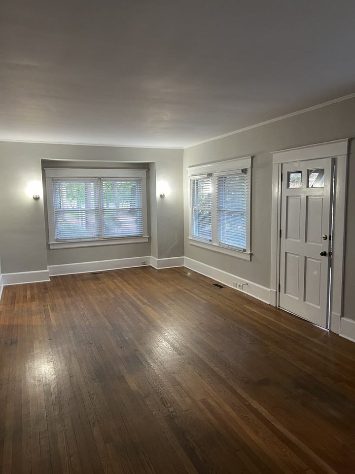 350 W Illinois Ave #350 - Photo 3 of 21