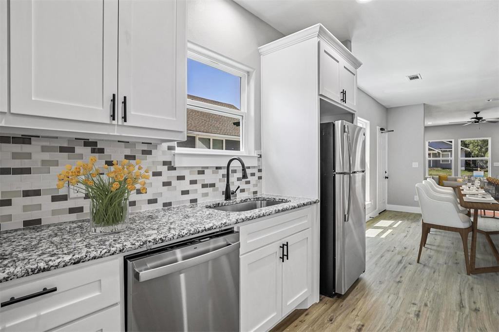 512 E Heron St #1 - Photo 4 of 26