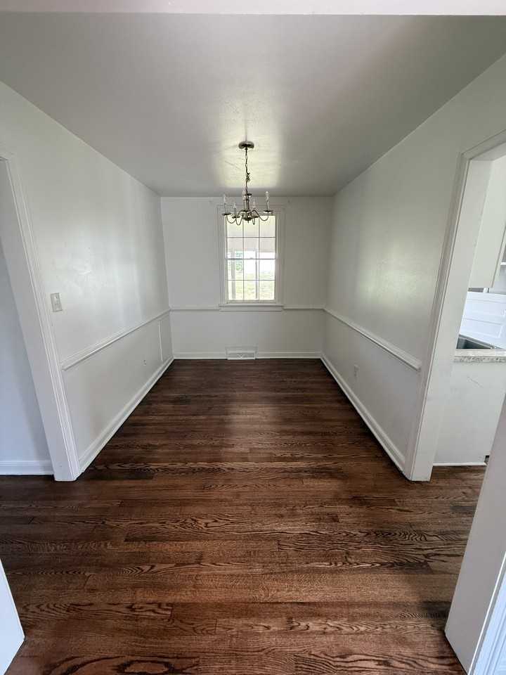 1659 Rockwood Rd #1 - Photo 4 of 11