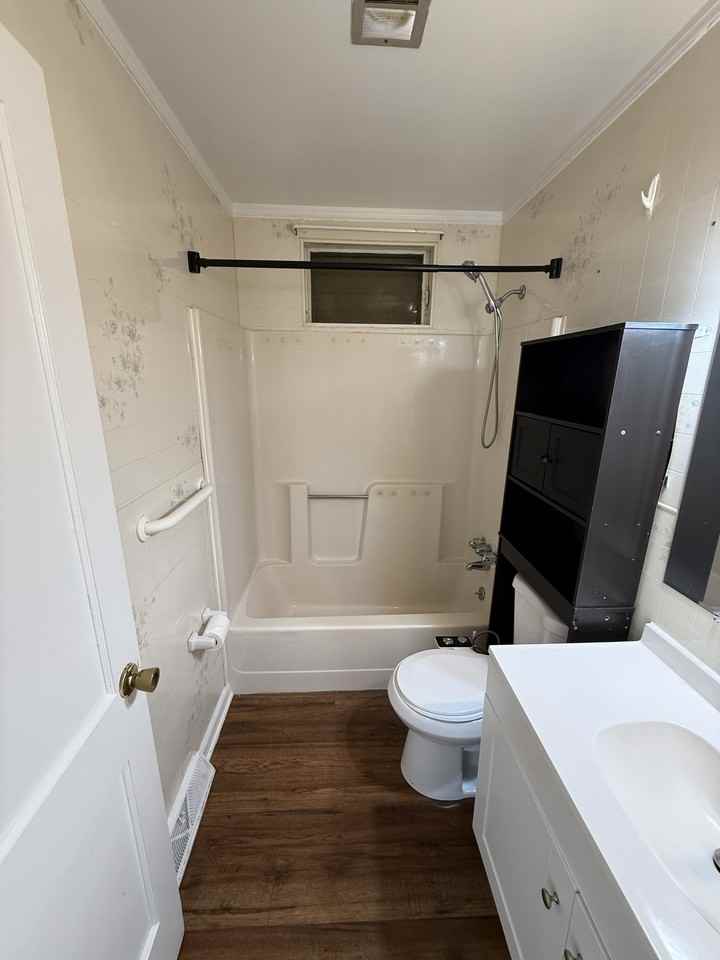1659 Rockwood Rd #1 - Photo 6 of 11