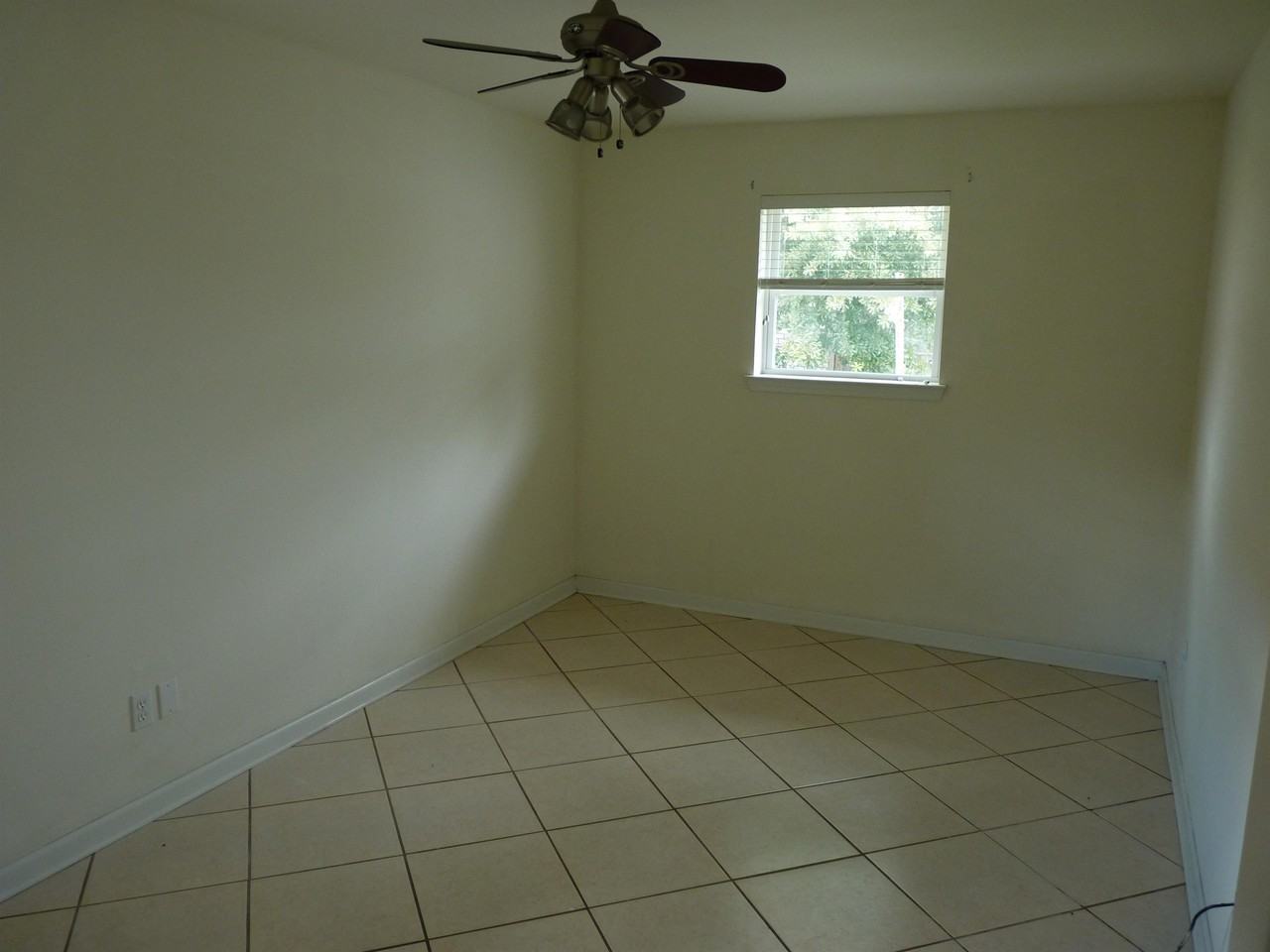 8505 Valor Dr #8505 - Photo 4 of 5