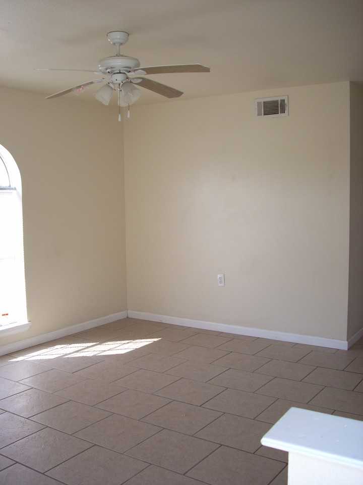 3513 Golden Dr #C - Photo 3 of 10