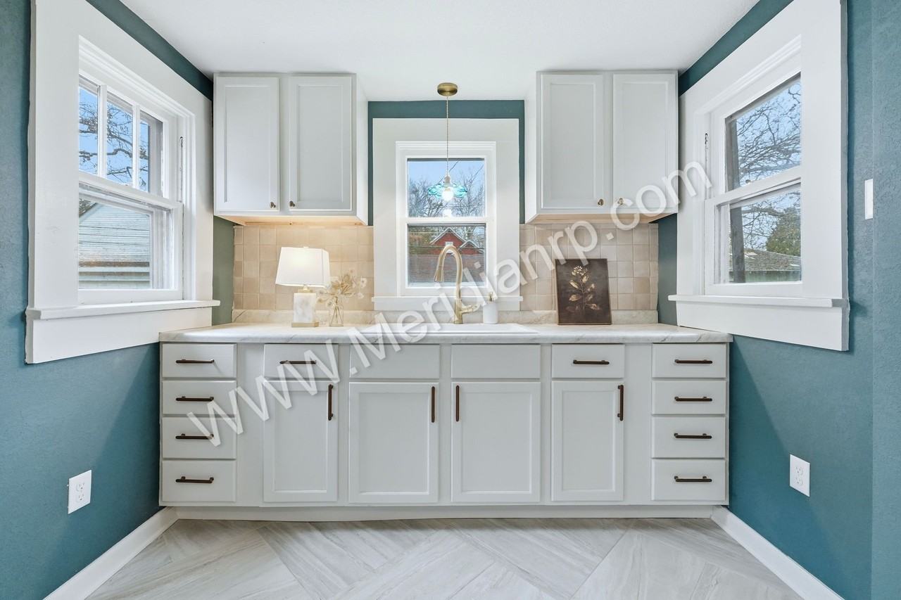931 Woodview Blvd #1 - Photo 3 of 11