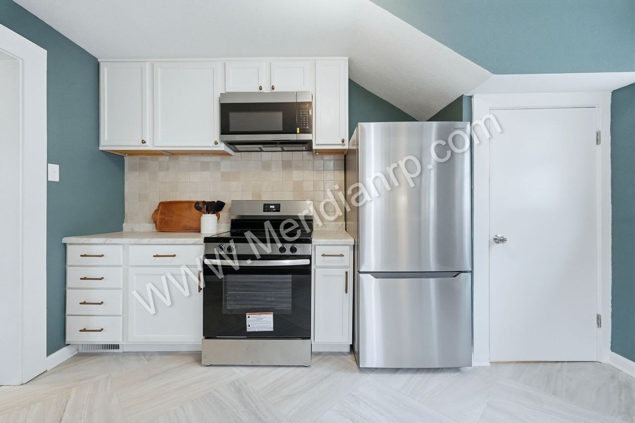931 Woodview Blvd #1 - Photo 4 of 11