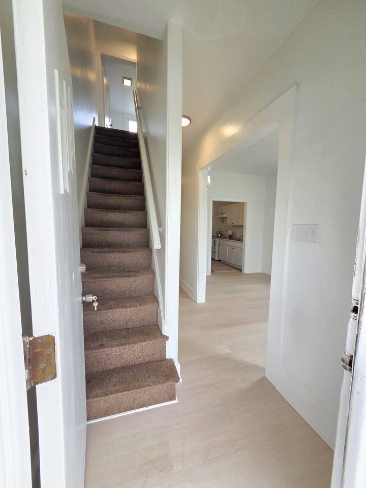 419 Chase St #2 - Photo 3 of 13