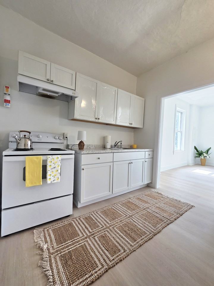 419 Chase St #2 - Photo 5 of 13