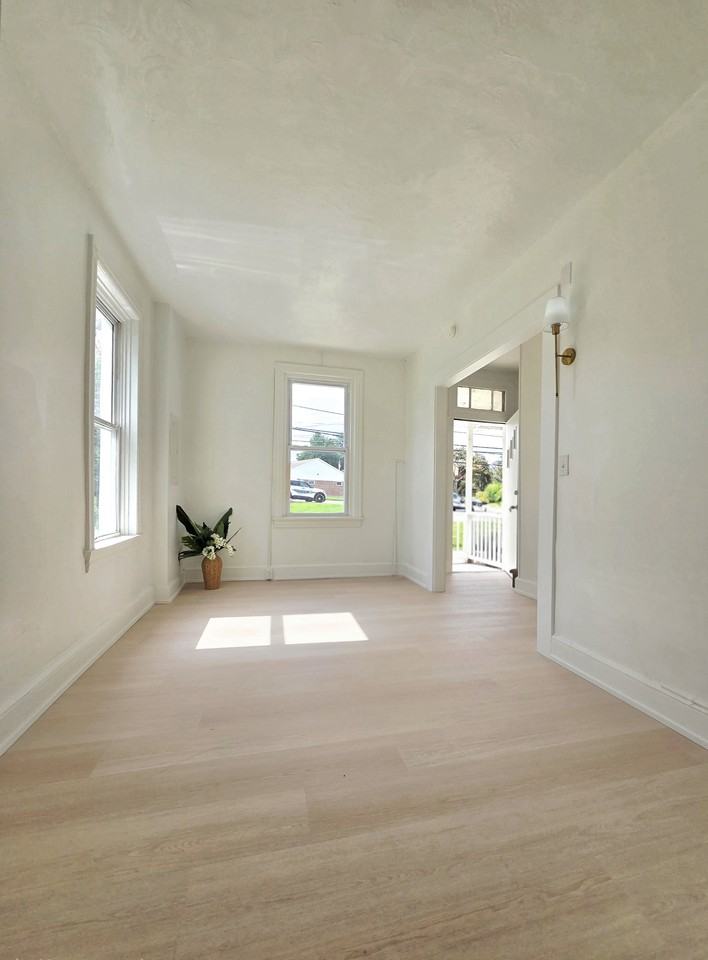 419 Chase St #2 - Photo 6 of 13