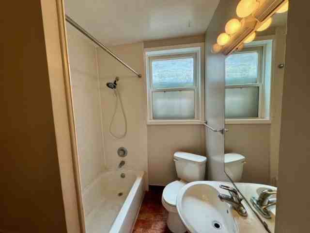2504 Park St #3 - Photo 4 of 7