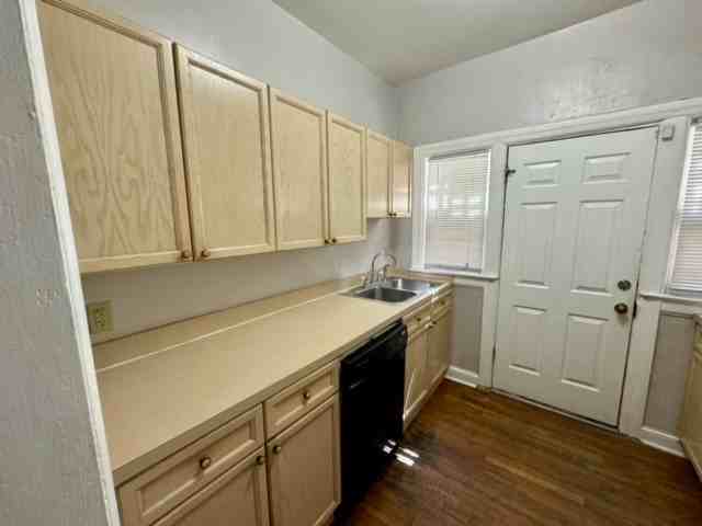 2504 Park St #3 - Photo 5 of 7
