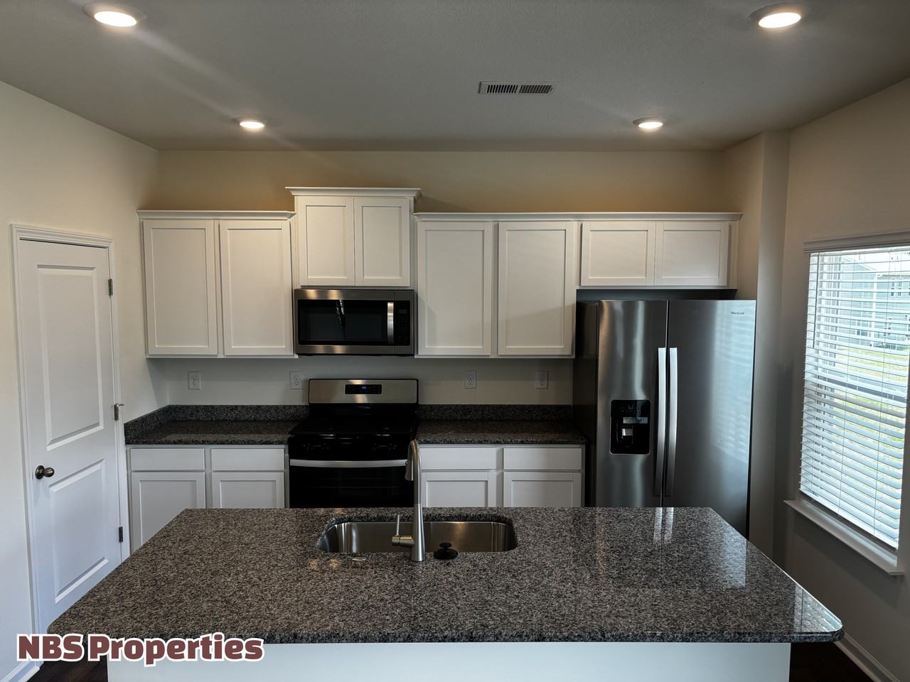 935 Utopia Ln #1 - Photo 4 of 50