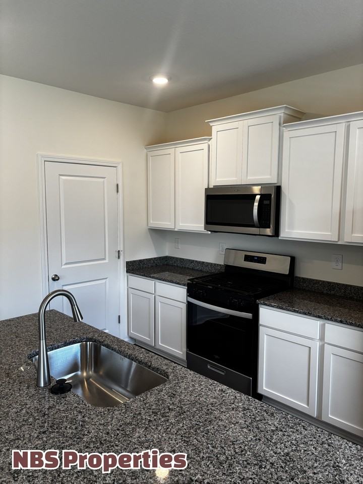 935 Utopia Ln #1 - Photo 6 of 50