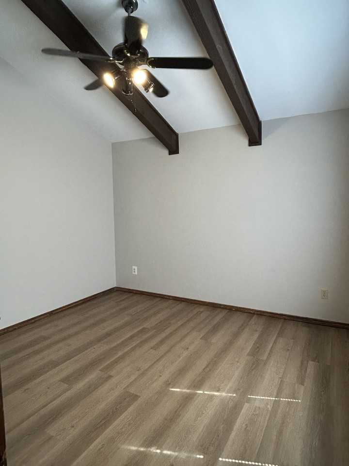 13831 Turnberry Ln #124 - Photo 5 of 7