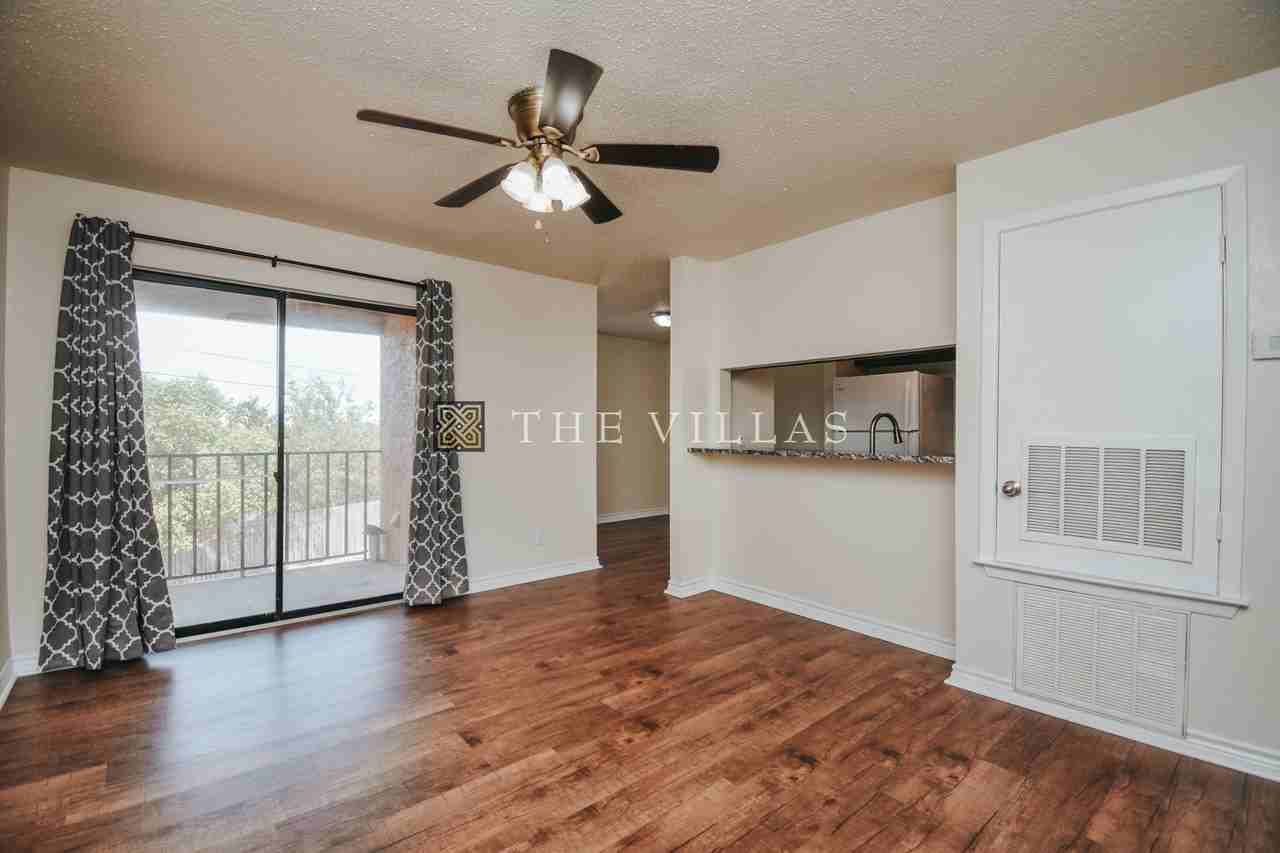 324 Costa Del Oro St - Photo 2 of 15