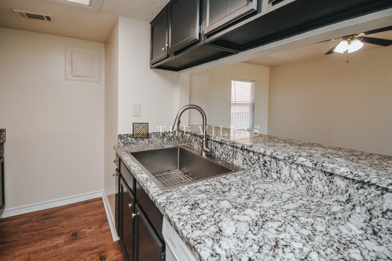 324 Costa Del Oro St - Photo 4 of 15
