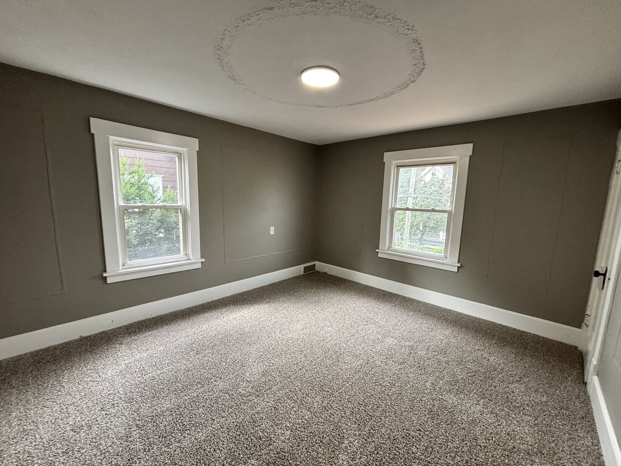330 Columbus Ave Nw #1 - Photo 3 of 10
